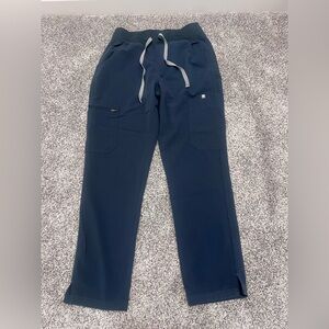 Women’s Figs Sz S/P Straight Leg